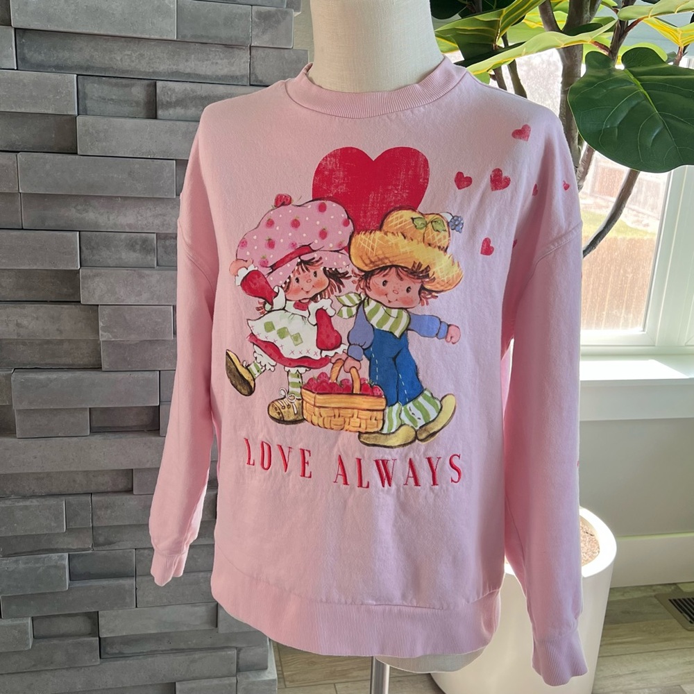 Strawberry Shortcake Valentine’s Day Crew Neck Sweatshirt Size Small